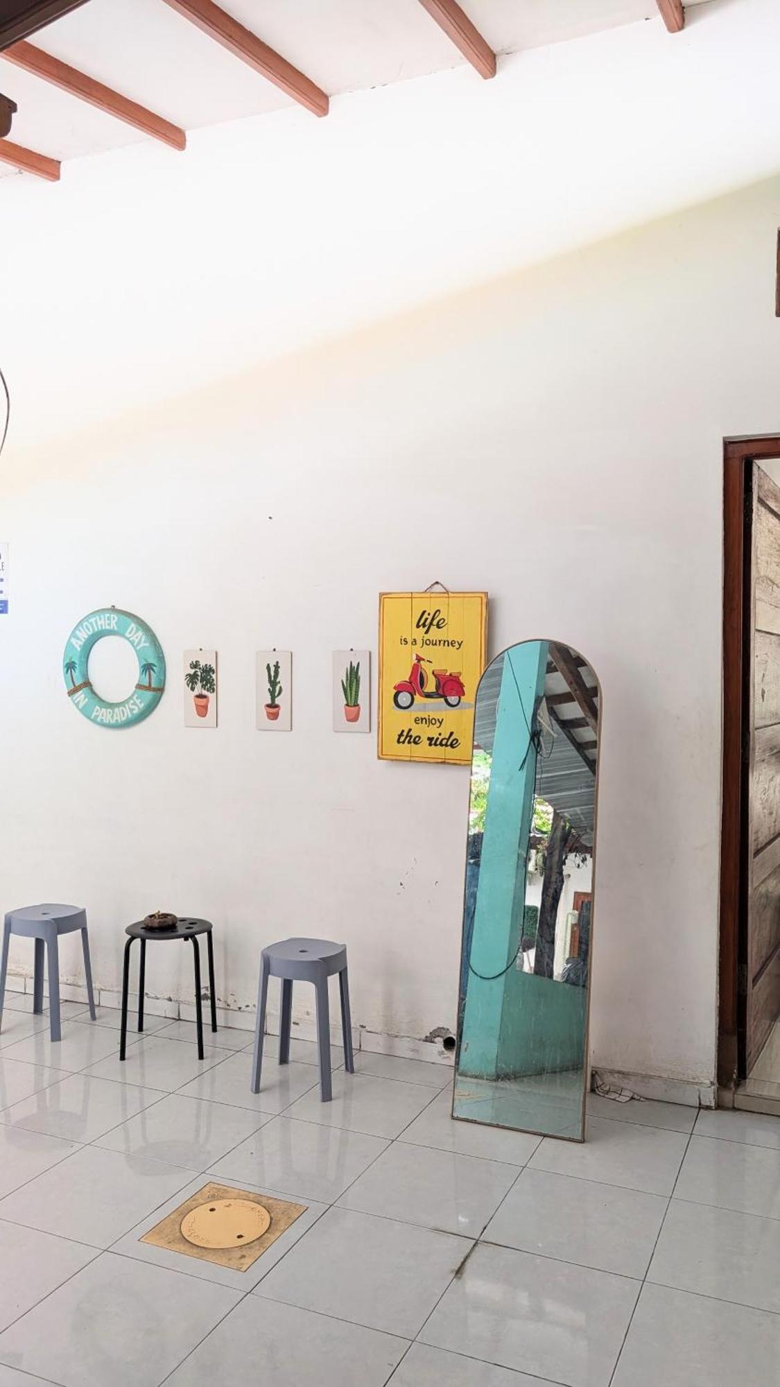 Homey Guesthouse Kertajaya Surabaya Ngoại thất bức ảnh