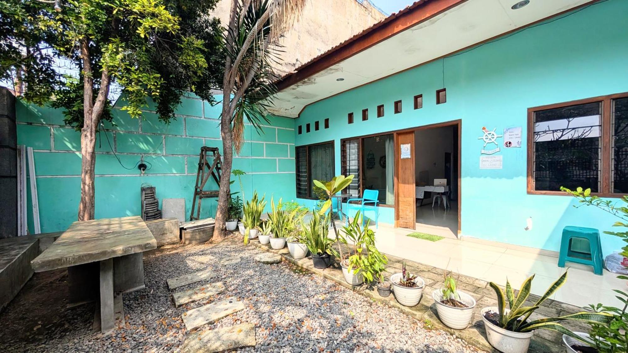 Homey Guesthouse Kertajaya Surabaya Ngoại thất bức ảnh
